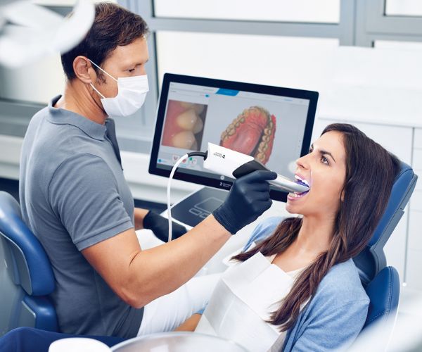 Escaneo digital intraoral en Roldán